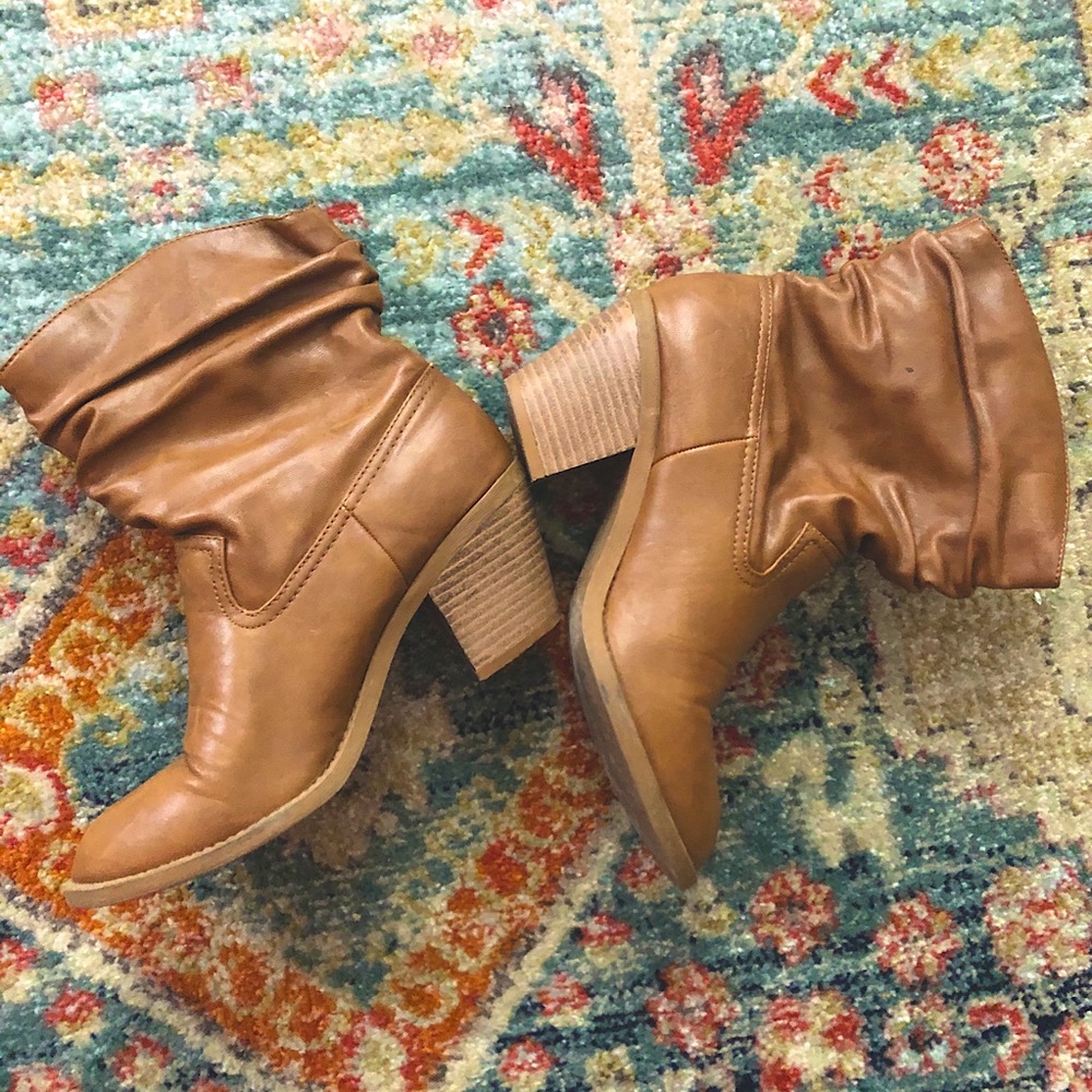 AE WESTERN BOOTIES